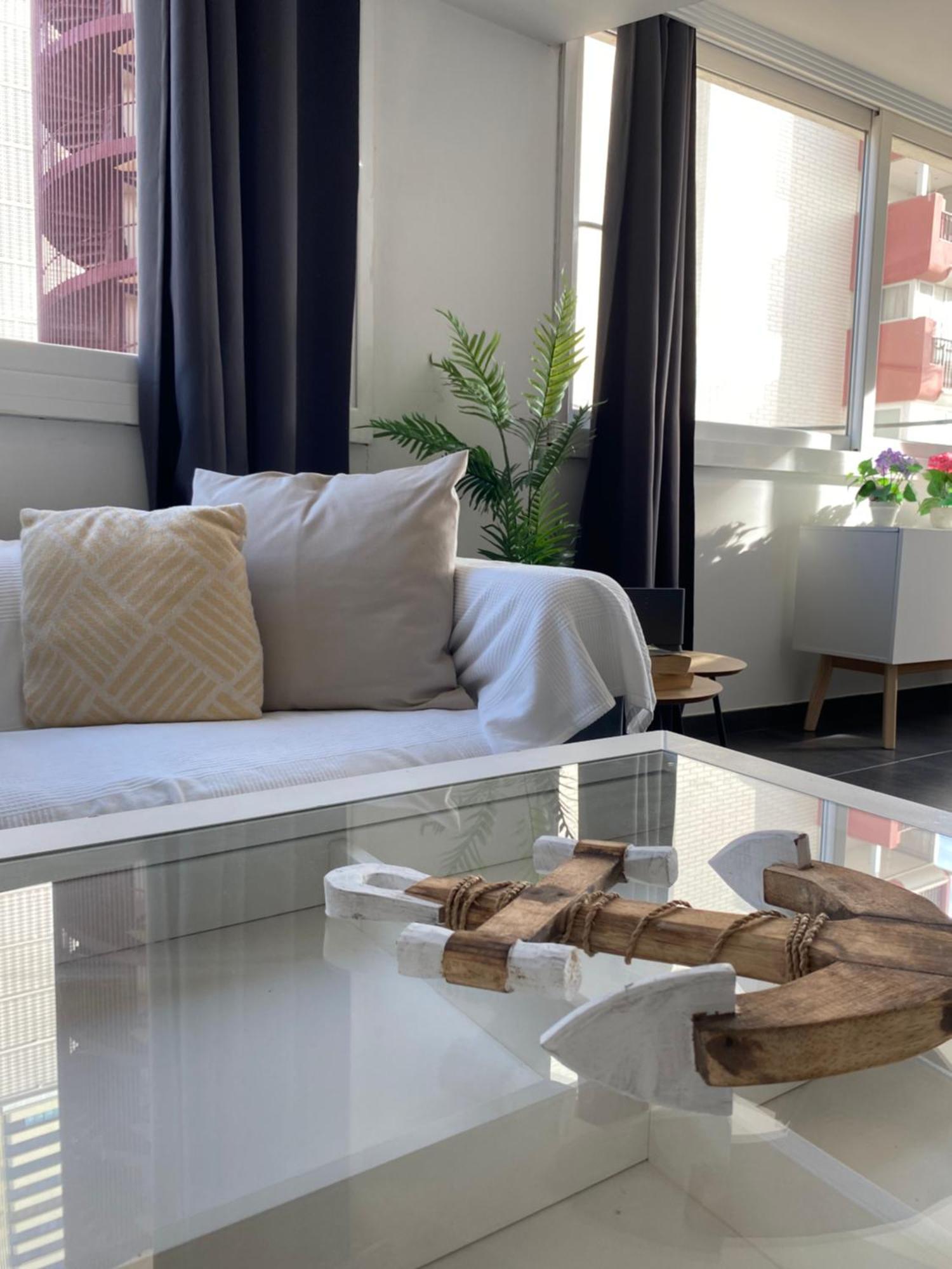 Apartamento Frente Al Mar, Moderno Con Aire Acondicionado, Parking Y Free Wi-fi